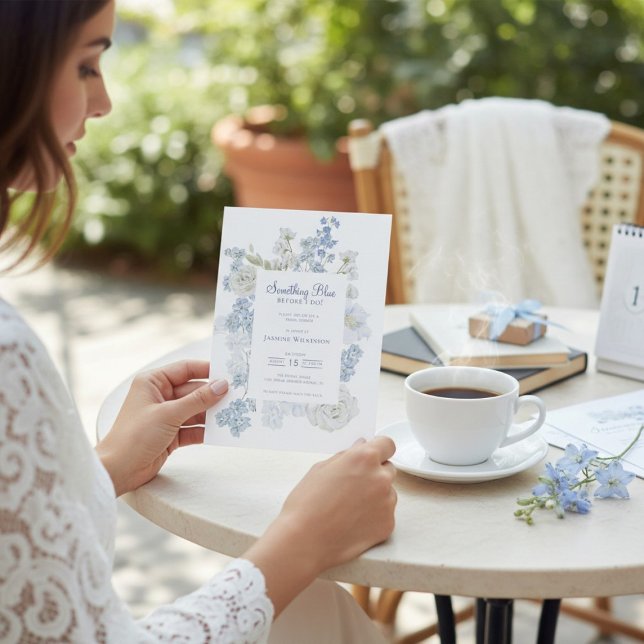 QR-Code Blaues Blumenmuster "Something Blue" Braut Einladung (Von Creator hochgeladen)