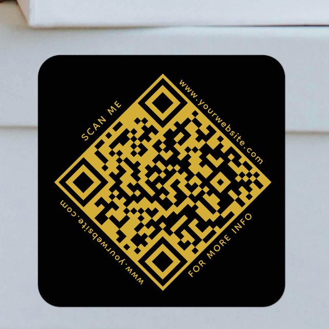 QR Code Business Scannable Modern Black Gold Quadratischer Aufkleber (Von Creator hochgeladen)