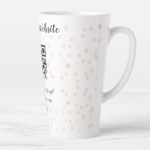 QR-Code der Hochzeitwebsite für Details orange Milchtasse