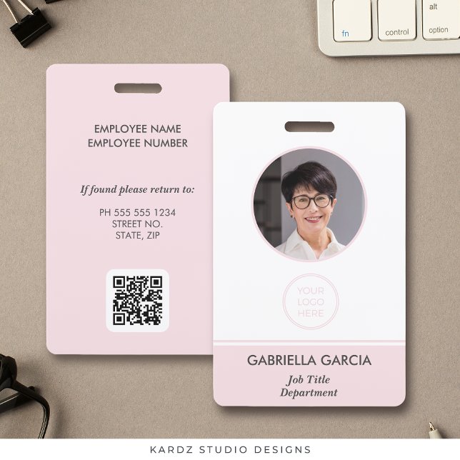 QR-Code des Mitarbeiters Rosa ID-Abzeichen Ausweis (Personalize this ID badge with employee photo and business logo, QR code and business information.)