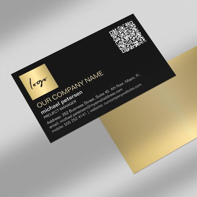 QR-Code: elegantes berufliches Goldlogo Visitenkarte (Von Creator hochgeladen)