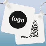 QR-Code für einfache Logos Schlüsselanhänger<br><div class="desc">Fügen Sie Ihr eigenes Logo und QR-Code zu diesem auffallenden minimalistisch beruflichen Design hinzu. Ideal für Mitarbeitermarken oder als Werbeprodukt für Ihre Mitarbeiter,  Kunden und Kunden. Ideal für eine Messe oder eine Firmenveranstaltung.</div>