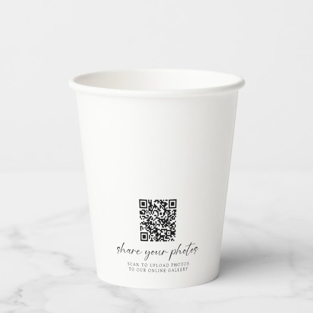 QR-Code für Minimalistische Hochzeiten Teilen Sie  Pappbecher (Rückseite)