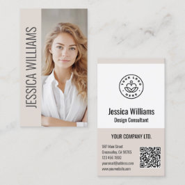 QR-Code Geschäftslogo Modern Professionell Beige Visitenkarte