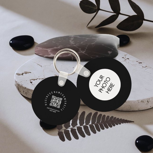 QR-Code modern, schwarzes Business-Logo rund Schlüsselanhänger (Von Creator hochgeladen)