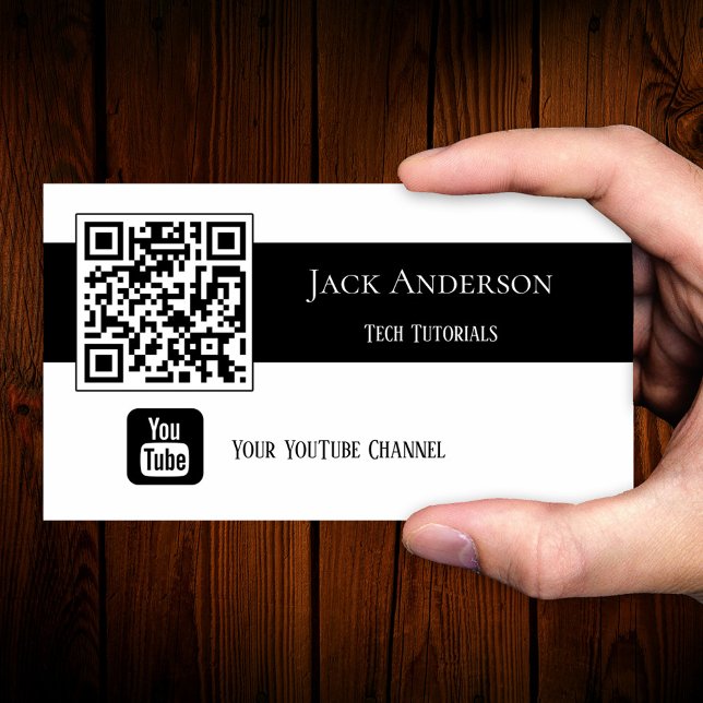 QR Code Schwarz-Weiß-Vlogger-Visitenkarte Visitenkarte (Minimalist business card featuring your photo or QR code and a YouTube logo)
