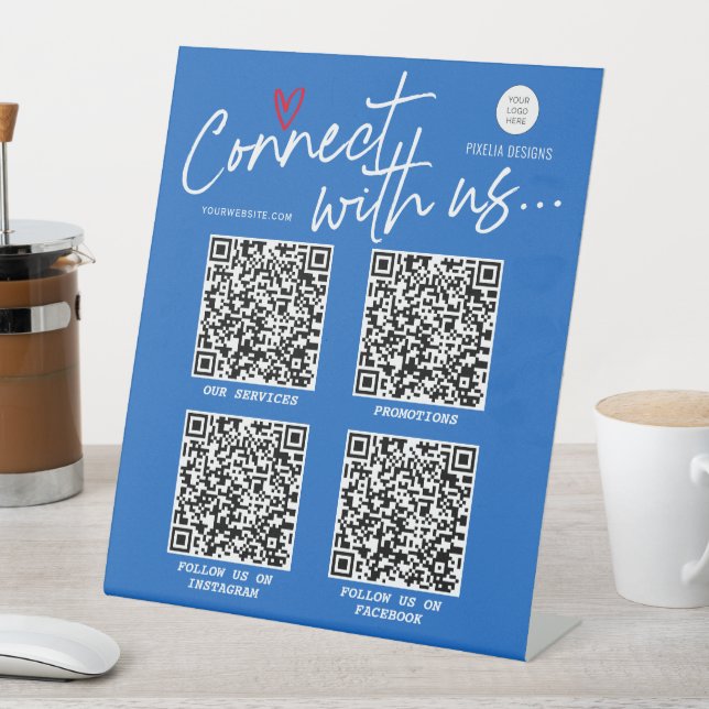 QR-Code verbindet uns mit modernem trendigem Skrip Sockelschild (In Situ)