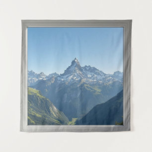 Quadratisches Fenster mit Blick auf die Schweizer Wandteppich