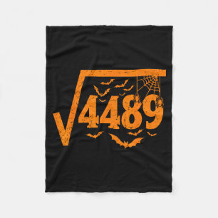 Quadratwurzel 4489 Lustiger Halloween-Meme 67 Math Fleecedecke