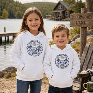 Quai des pins fantaisistes du lac Deerwood