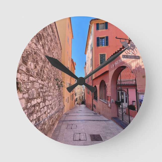 Quaint French alleys Runde Wanduhr (Vorderseite)