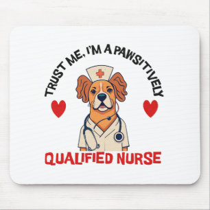 Qualifizierte Pflegekraft Pawsitively Mousepad