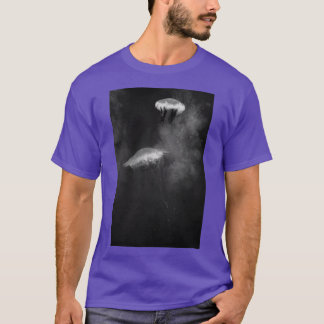 Quallen Dance IV in BW Wladivostok Aquarium T-Shirt
