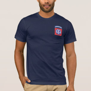 quatre-vingt-deuxième T-shirts d'orienteur de