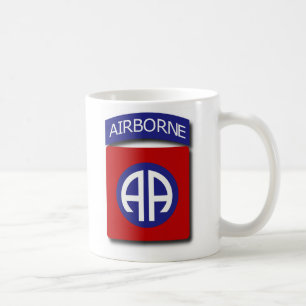 quatre-vingt-deuxième TASSE AÉROPORTÉE
