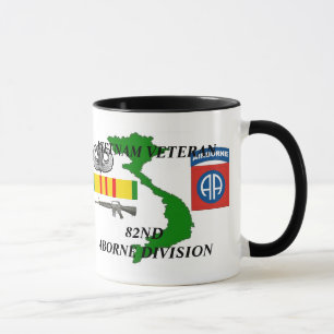 quatre-vingt-deuxième Tasses de café de vétéra
