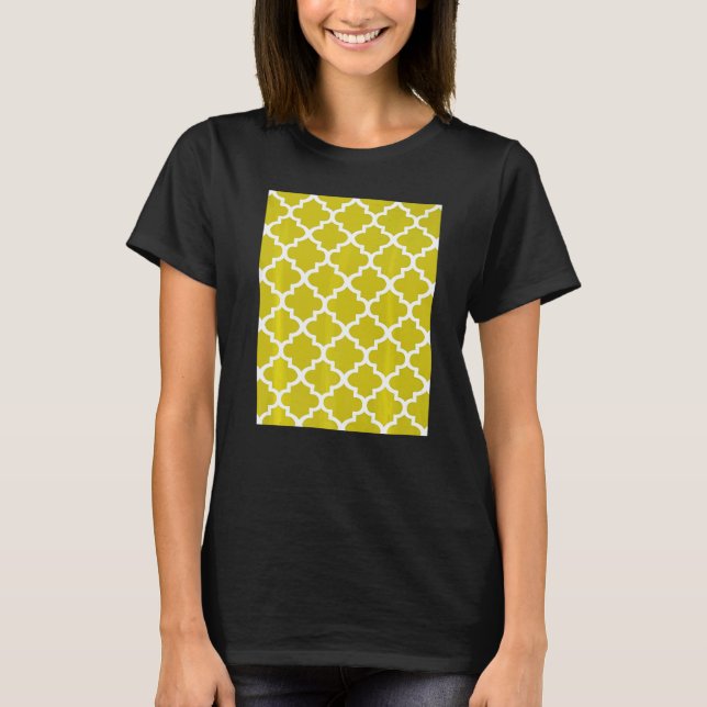 Quatrefoil Pattern In White Outline On Mustard Yel T-Shirt (Vorderseite)
