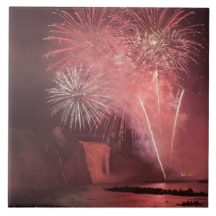 Quebec City, Quebec, Kanada. Feuerwerkskörper in  Fliese