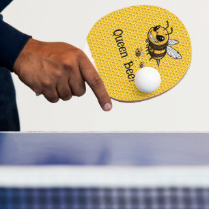 Queen Bee mit einem Sweet Swat Tischtennis Schläger