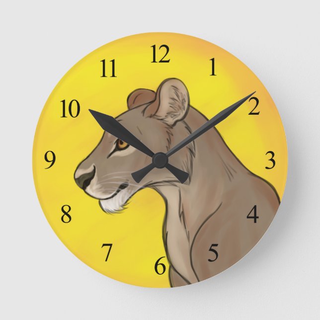 Queen Lioness Runde Wanduhr (Vorderseite)