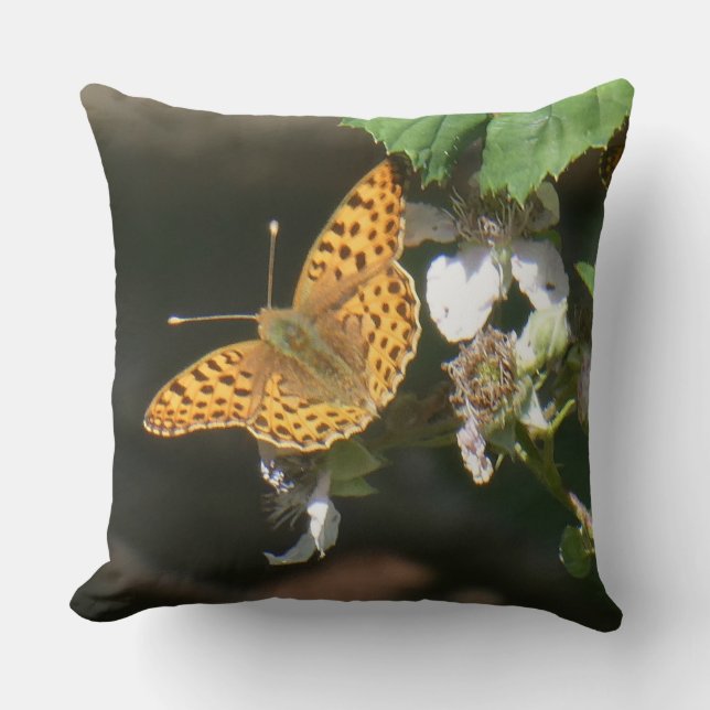 Queen of Spain fritillary Butterfly Throw Pillow Kissen (Vorderseite)