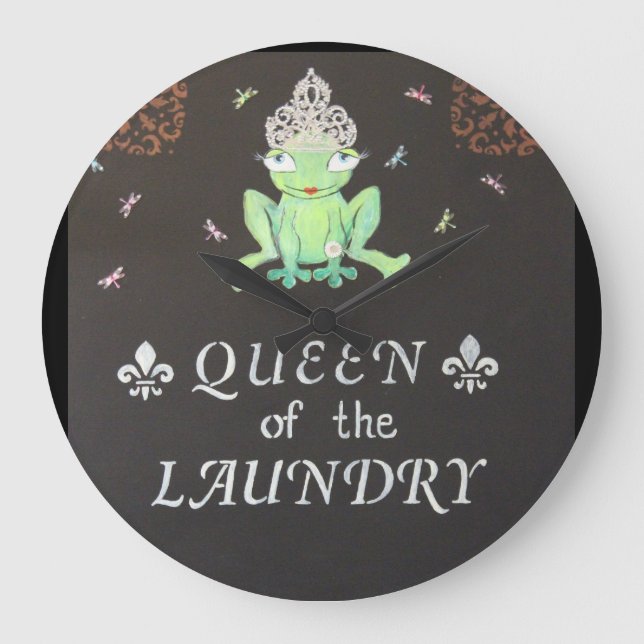 Queen of the Laundry Merchandise Große Wanduhr (Vorderseite)