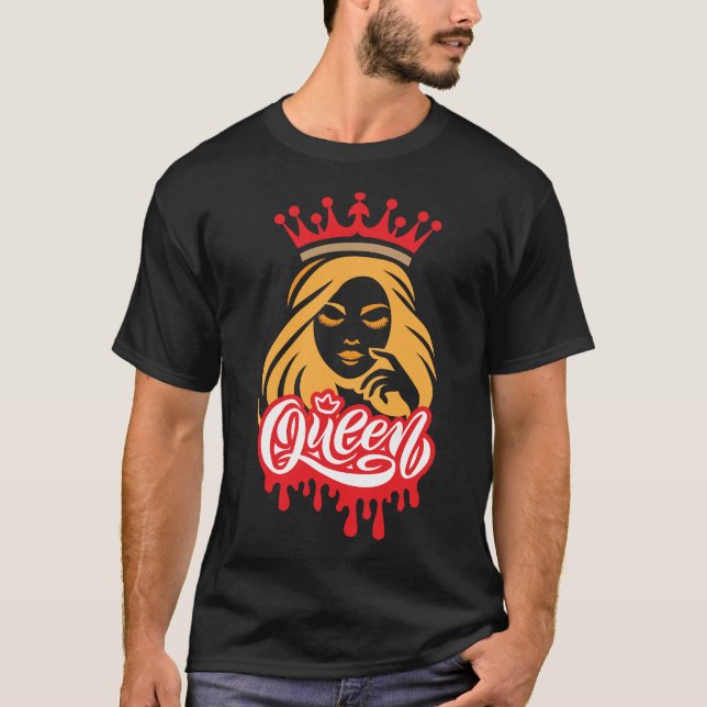 Queen Typography – Bold Royal Woman Design T-Shirt (Vorderseite)