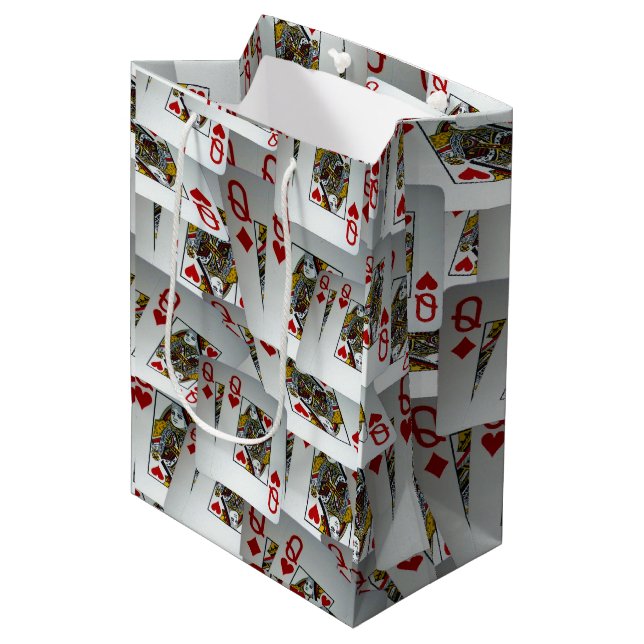 "Queen's Gambit: Scattered Pairs of Pocket Queens" Mittlere Geschenktüte (Vorderseite Schrägansicht)