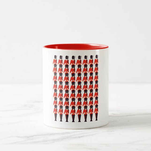 Queens Guard Soldiers Pattern Zweifarbige Tasse (Mittel)