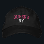 QUEENS NY Simple Hot Pink and White on Black Bestickte Baseballkappe<br><div class="desc">Hübsche QUEENS NY Hot Pink und Weiß bestickt auf schwarzen Baumwollhut. Die Stickerei kann an andere Farbeinstellungen angepasst werden, indem Sie die Schaltfläche "Design bearbeiten" auswählen. Außerdem ist die Möglichkeit verfügbar, die gewünschte Farbe auf der Hauptseite auszuwählen.</div>