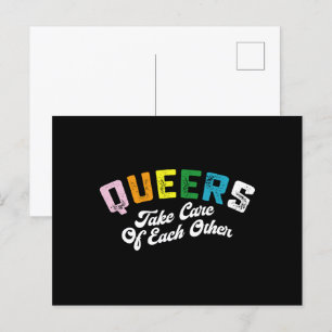 Queers kümmern sich umeinander LGBT Pride Gay Postkarte