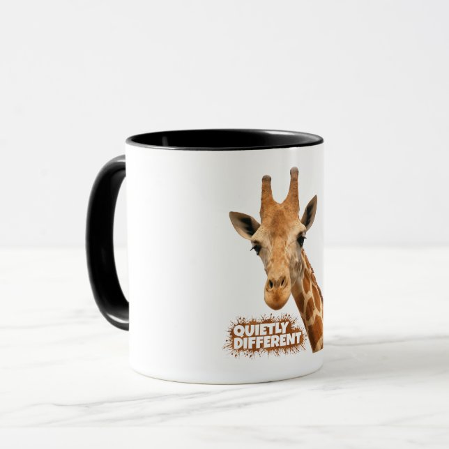 Quietly Different Giraffe - Giraffe Art Tasse (Vorderseite Links)