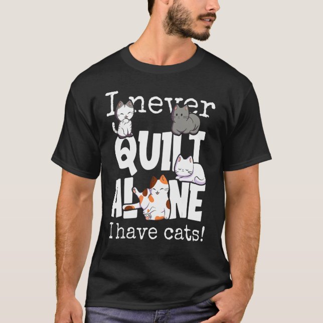 Quilt Makers Quilt Quilt Sticken Cat Mama Spaß SA T-Shirt (Vorderseite)