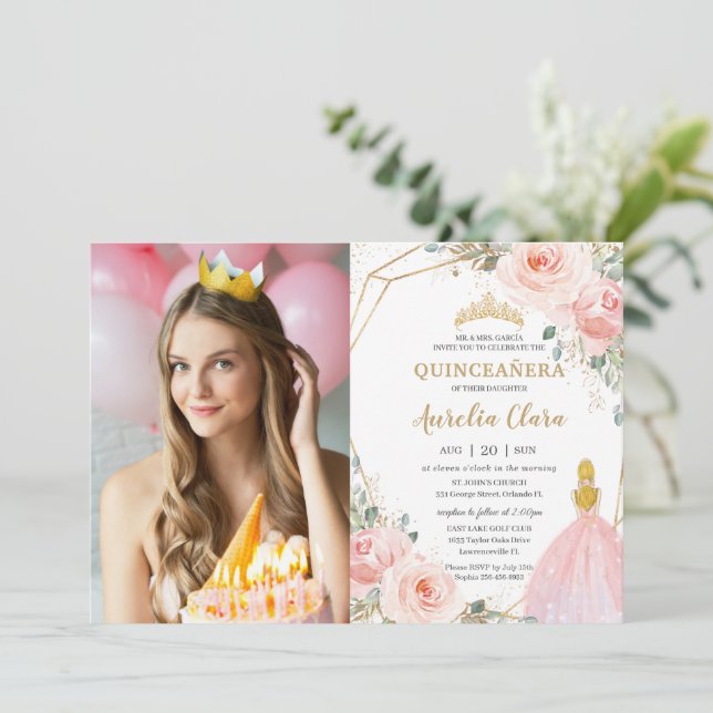Quinceañera Blush Bloral Blonde Birthday Foto Einladung (Stehend Vorderseite)