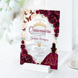 Quinceanera Burgund Weinrot Gold Blumen Acryleinladungen