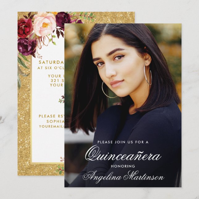 Quinceanera Burgundy Floral Foto Gold Glitzer Einladung (Vorne/Hinten)