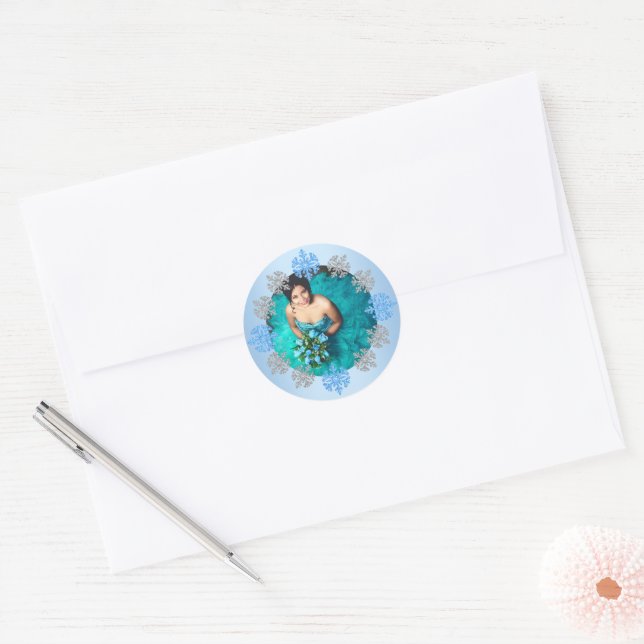 Quinceañera Ice Blue Silver Winter Snowflake Runder Aufkleber (Umschlag)