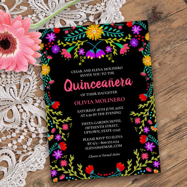 Quinceanera Mexican Fiesta Floral Black Birthday Einladung (Quinceanera invitation from my Mexican Fiesta Floral collection)