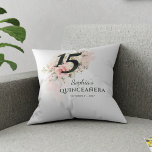 Quinceanera Pink Floral Rustikaler Schmutz 15. Geb Kissen<br><div class="desc">Niedliches modernes und dennoch elegantes Quinceñera Mis Quince Anos Geburtstagskissen mit rustikalem Blumengrün und rosa Rosenblättern. Die Vorlage kann einfach bearbeitet und der Text durch den Knopf "Personalisieren" ersetzt werden. Für weitere Anpassungen klicken Sie bitte auf den Link "Weitere Anpassungen vornehmen" und verwenden Sie unser Designwerkzeug, um diese Vorlage zu...</div>