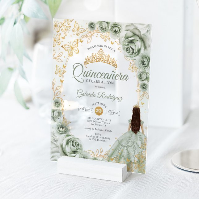 Quinceanera Sage Green Gold Floral Acryleinladungen (Von Creator hochgeladen)