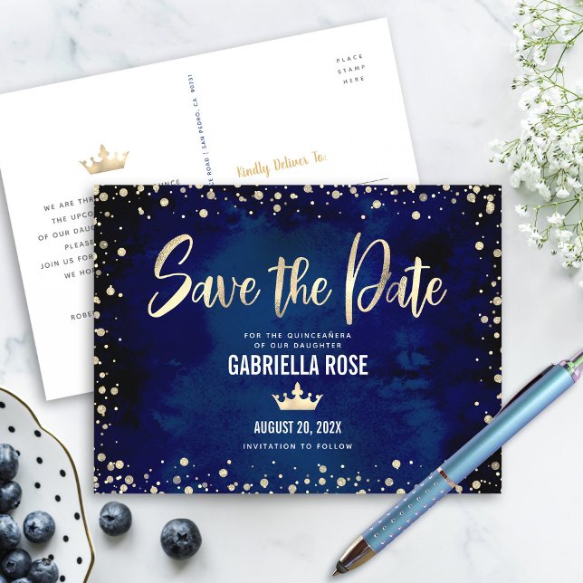 Quinceañera Save the Date Navy Gold Glitzer Crown Einladungspostkarte (Von Creator hochgeladen)