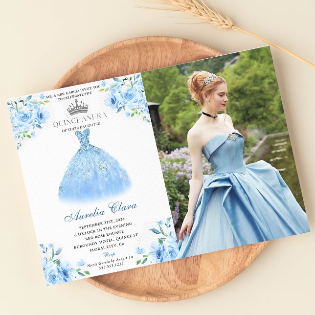 Quinceanera Silver Blue Floral Gown Foto Einladung (Von Creator hochgeladen)
