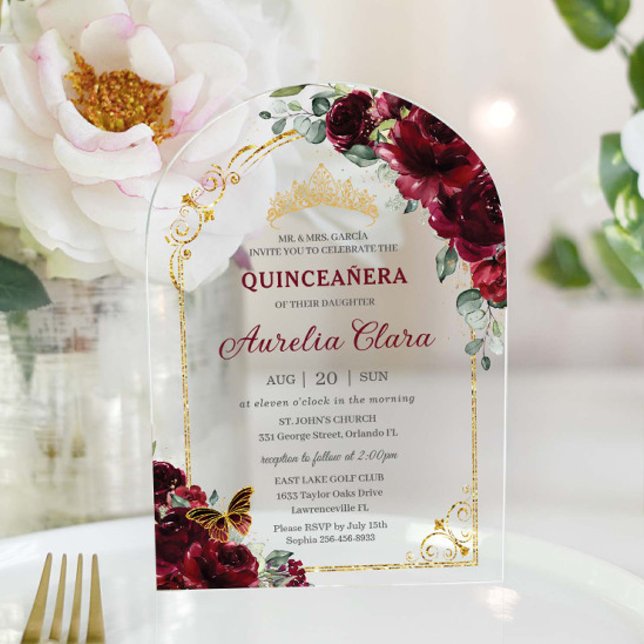 Quinceañera Sweet 16 Burgundy Floral Gold Arch Acryleinladungen (Von Creator hochgeladen)