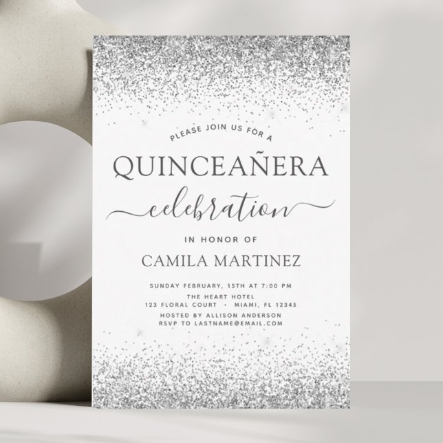 Quinceanera White Silver Modern Glitzer Sparkone Einladung (Von Creator hochgeladen)