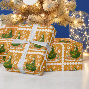 Quirky Goose Christmas Tree   Funny Holiday Geschenkpapier