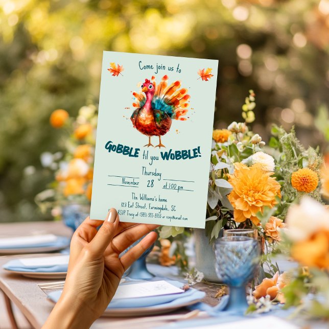 Quirky Light Green Watercolor Türkei Erntedank Einladung (Gobble til you wobble sage thanksgiving invitation outdoor scene)