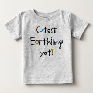Quirky Niedlicher Erdling Fast! Rot-Gelb Baby T-shirt