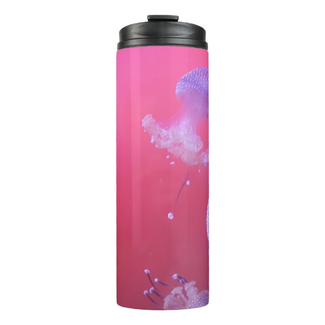 Quirky-Qualle im rosa Wasser Thermosbecher (Vorderseite)