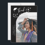 Quirky Thank You Stars Black Graduate Photo Ankündigung<br><div class="desc">Quirky and whimsical graduation announcement photo card featuring a curved photo on the front and 1 on the back. The text says "Thank You" with hand drawn stars and a graduation cap. Add the graduate's name,  information,  and message to personalize this card. Black background.</div>