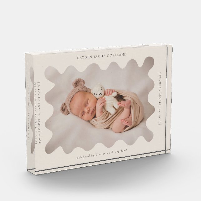 Quirky Wavy Beige Frame Newborn Keepake Fotoblock (Links)